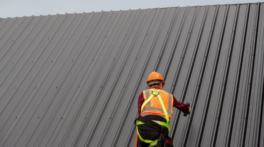 Expert top industrial roofings services in Stonington, IL